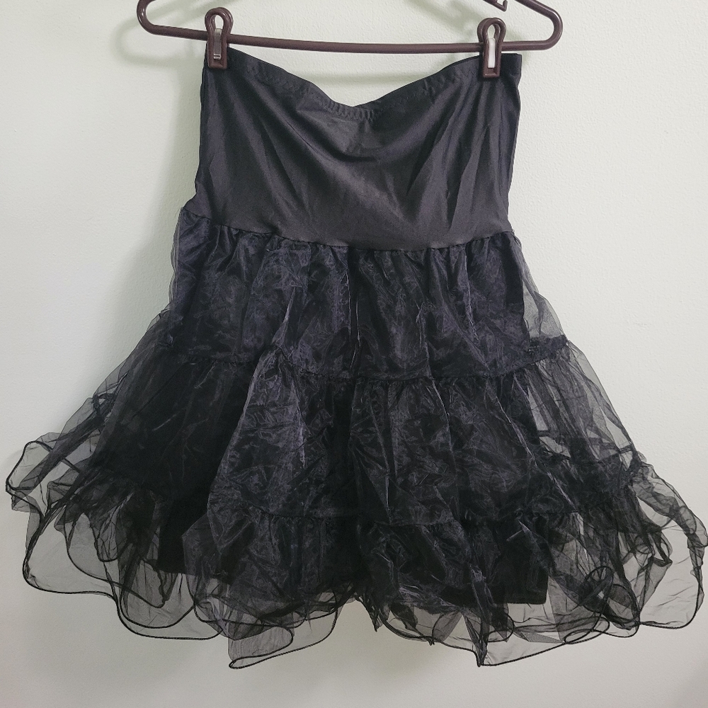 NWOT Large Black Petticoat